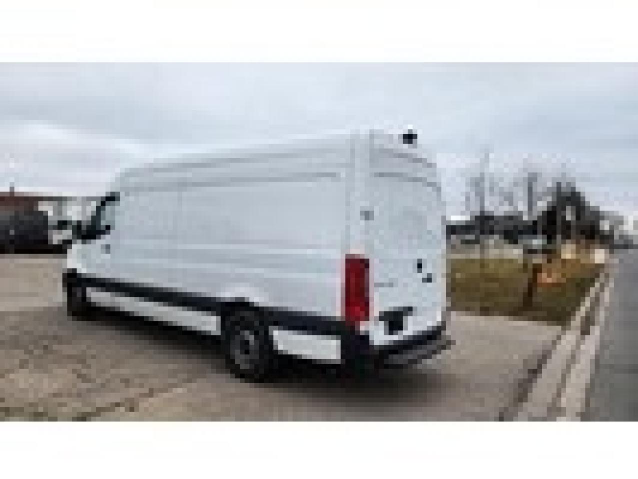 2021 Mercedes-Benz Sprinter Cargo 2500 170WB - 4cylDiesel - Big Screen - LOW K Photo