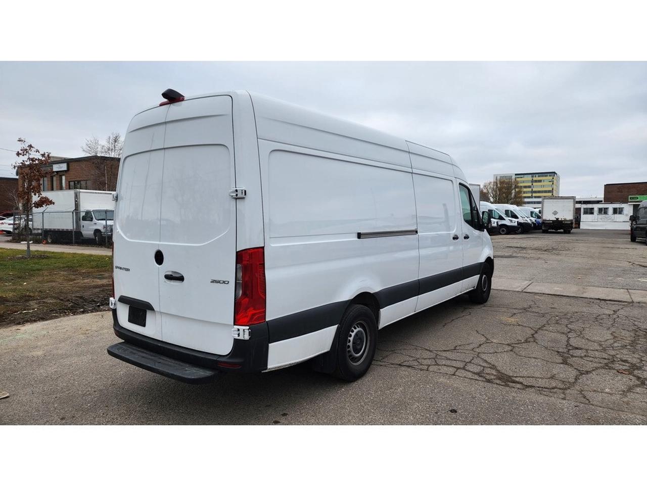 2021 Mercedes-Benz Sprinter Cargo 2500 170WB - 4cylDiesel - Big Screen - LOW K Photo