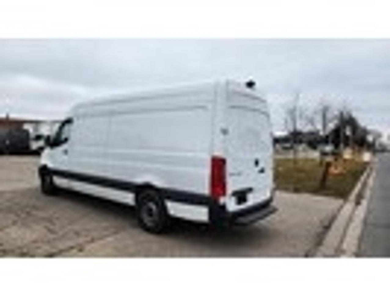 2021 Mercedes-Benz Sprinter Cargo 2500 170WB - 4cylDiesel - Big Screen - LOW K Photo