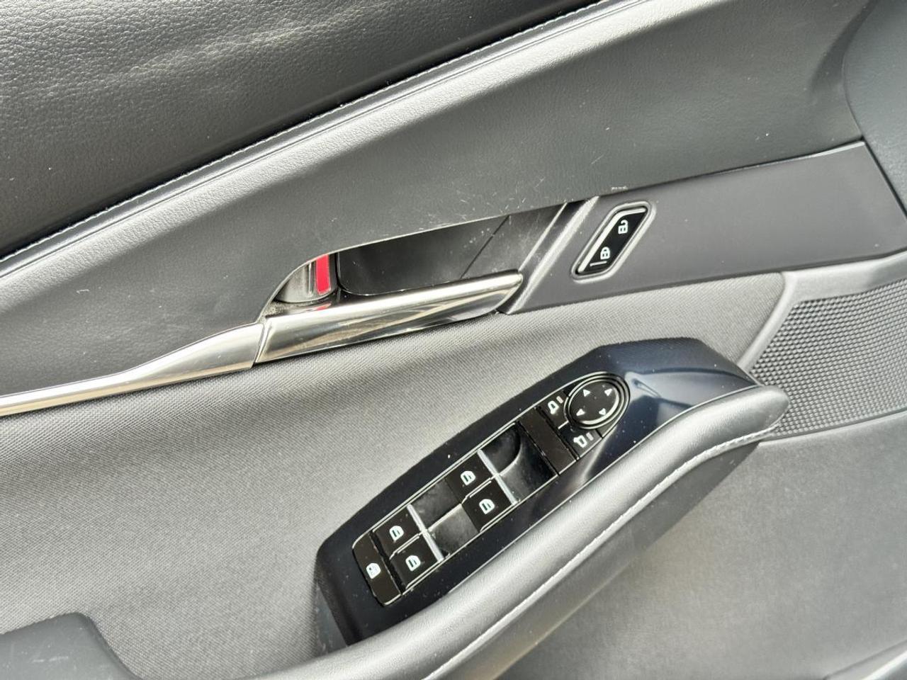 2023 Mazda CX-30 GS AWD/ EXTENDED WARRANTY/ 3.95% RATE/ MUST SEE Photo