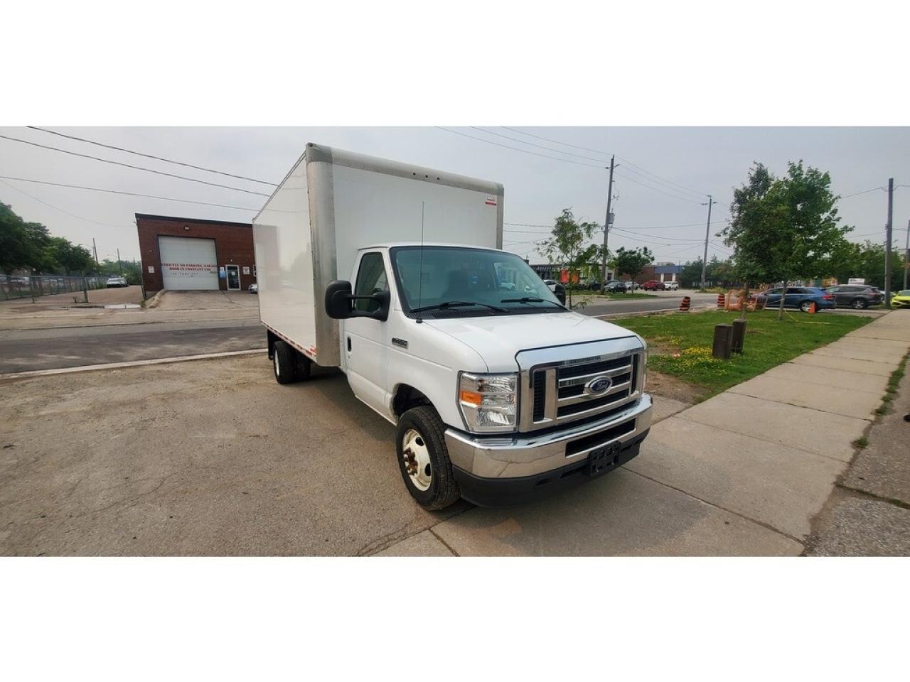 2021 Ford E-450 16Ft Box - 7.3L V8 Gas - Btooth/Camera Photo3