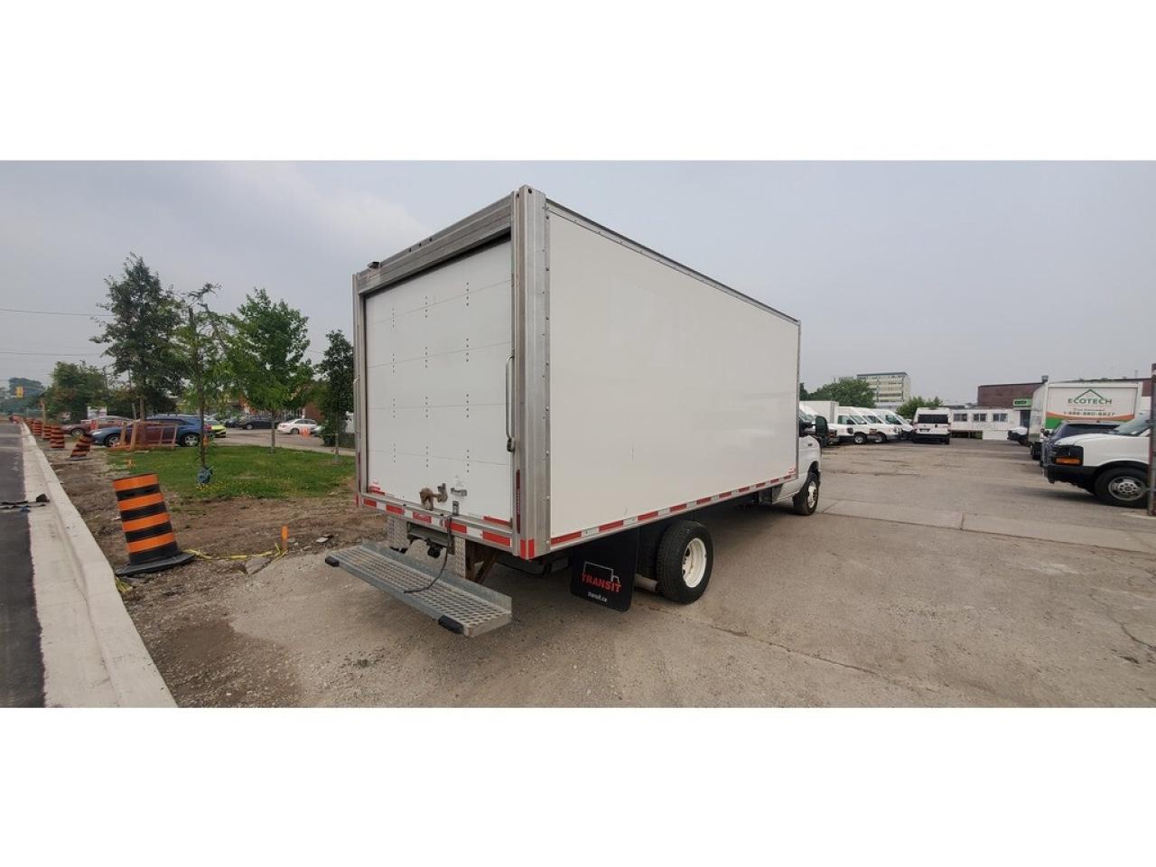 2021 Ford E-450 16Ft Box - 7.3L V8 Gas - Btooth/Camera Photo