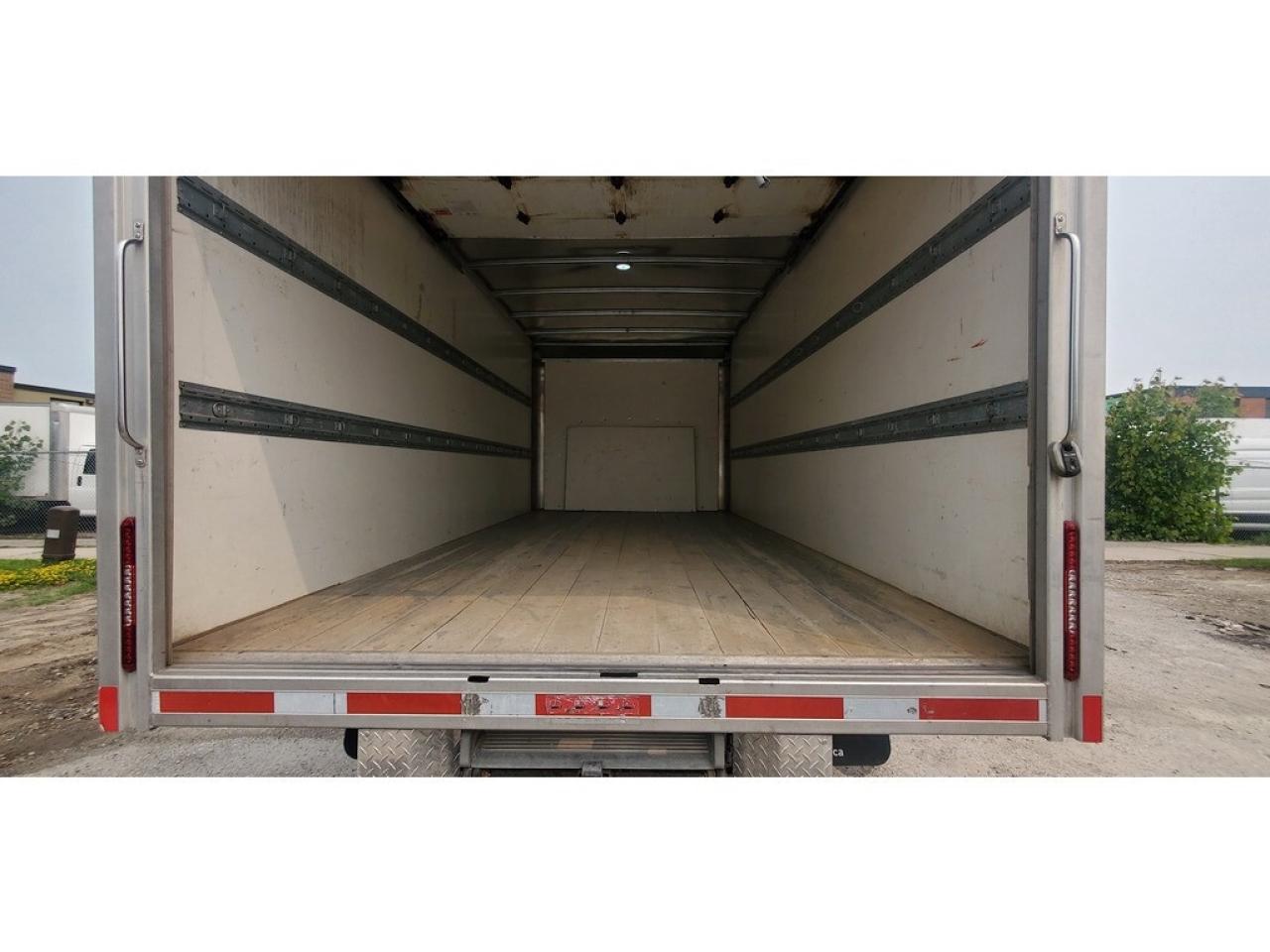 2021 Ford E-450 16Ft Box - 7.3L V8 Gas - Btooth/Camera Photo