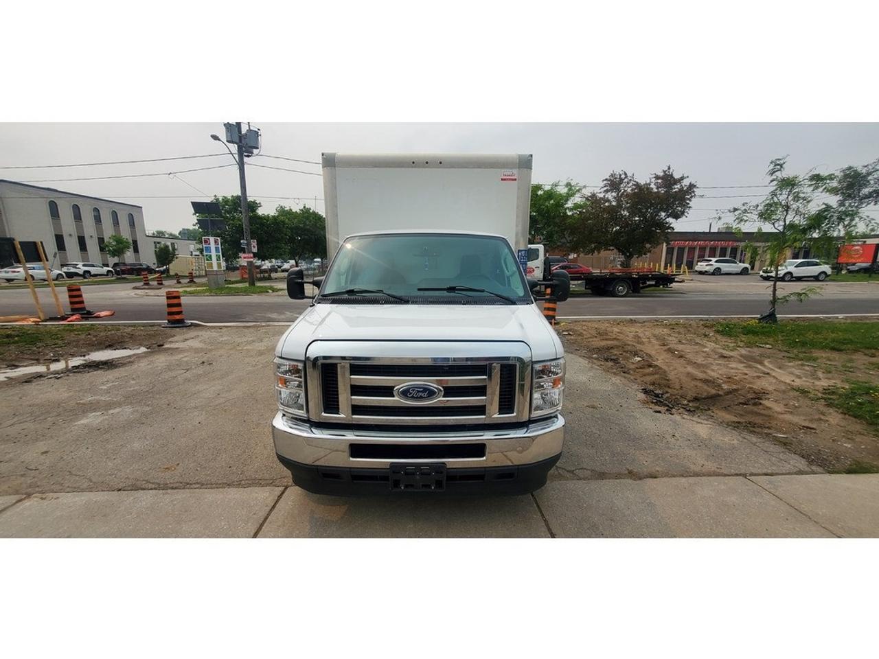 2021 Ford E-450 16Ft Box - 7.3L V8 Gas - Btooth/Camera Photo
