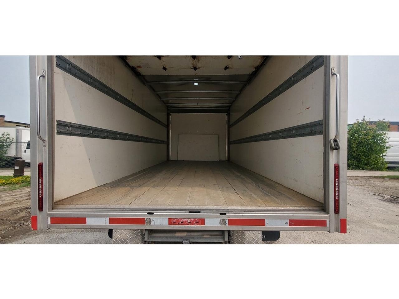 2021 Ford E-450 16Ft Box - 7.3L V8 Gas - Btooth/Camera Photo