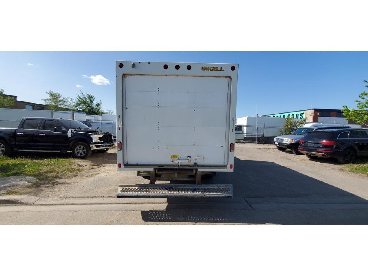 2019 Ford E-450 16Ft Unicell Box - Ramp - Gasoline Photo