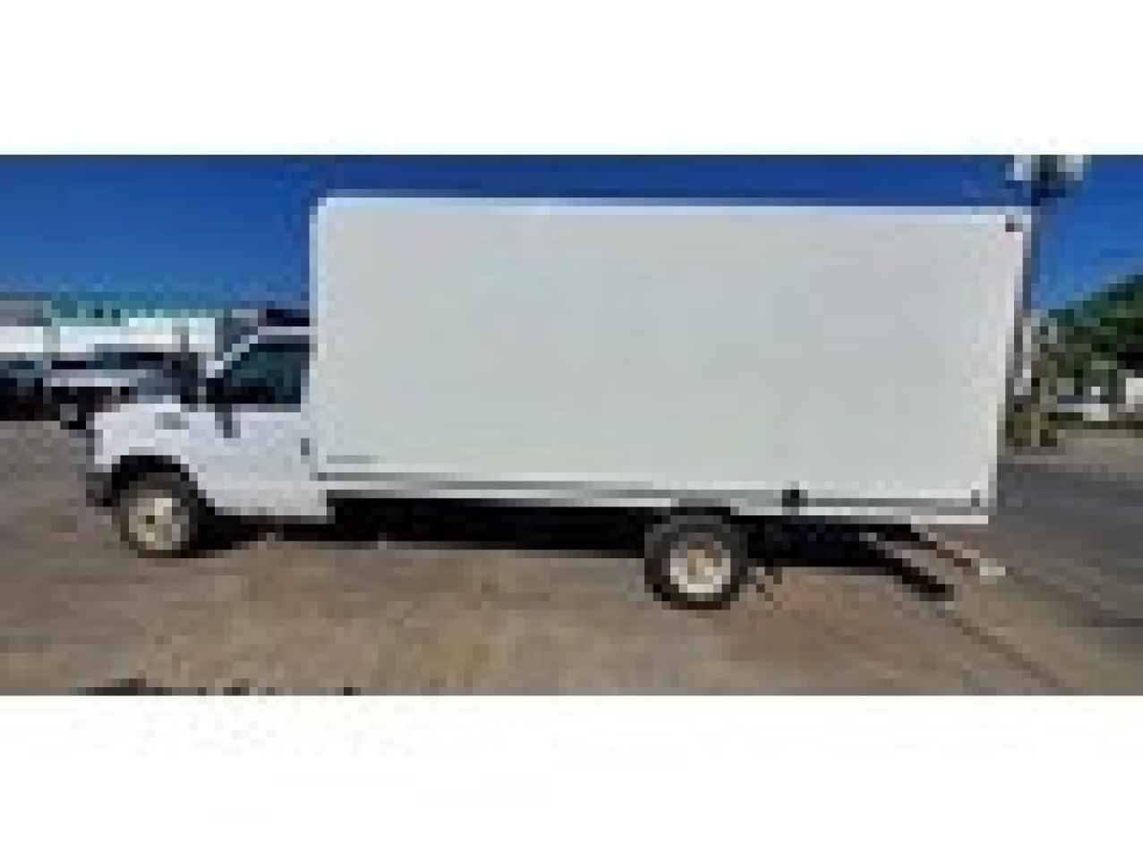 2019 Ford E-450 16Ft Unicell Box - Ramp - Gasoline Photo