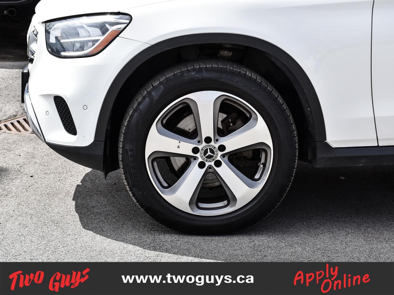 2022 Mercedes-Benz GLC 4MATIC   Panoroof   Nav   New Tires Photo4