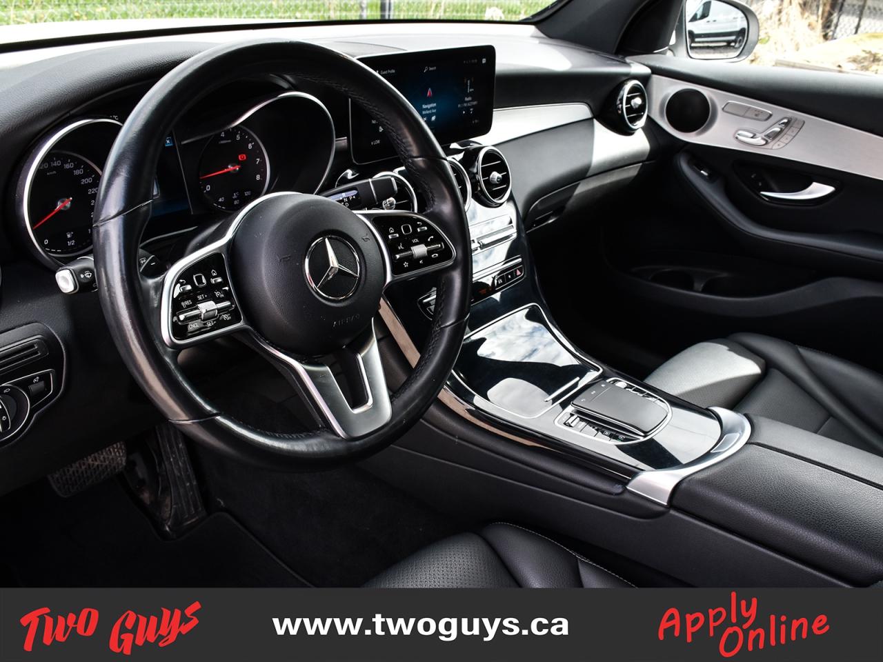 2022 Mercedes-Benz GLC 4MATIC   Panoroof   Nav   New Tires Photo