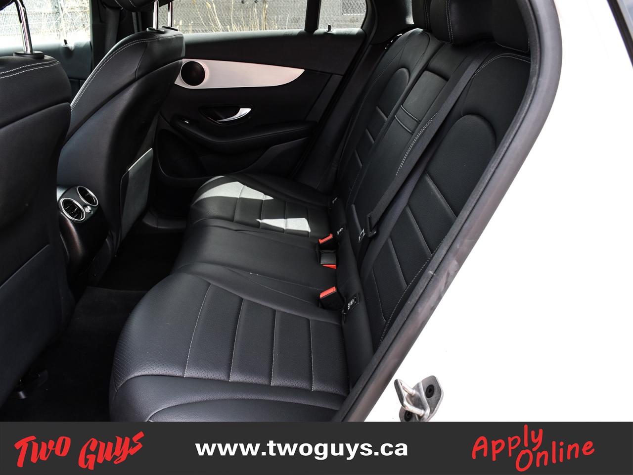 2022 Mercedes-Benz GLC 4MATIC   Panoroof   Nav   New Tires Photo