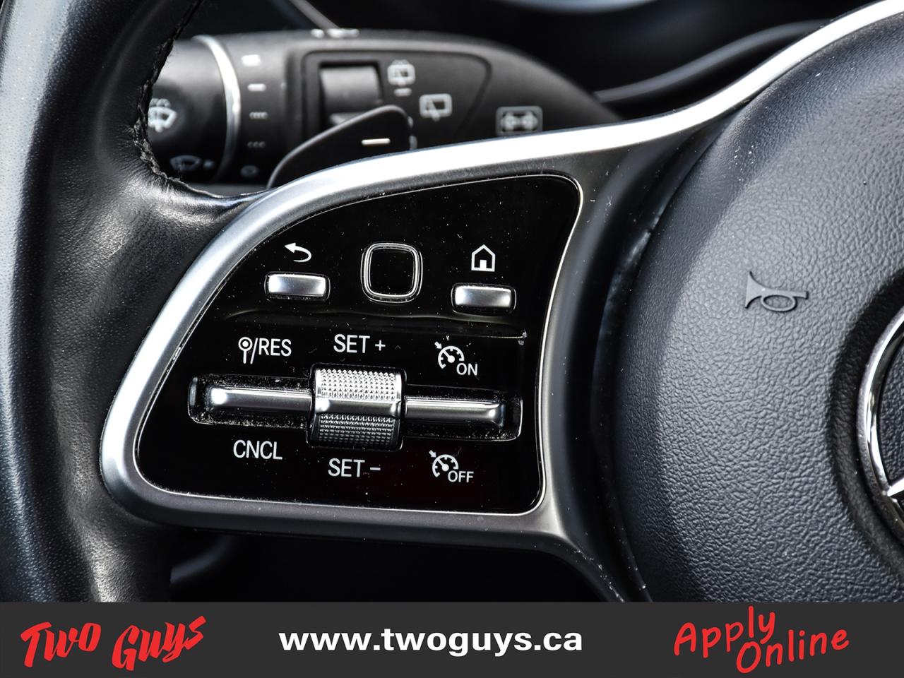 2022 Mercedes-Benz GLC 4MATIC   Panoroof   Nav   New Tires Photo