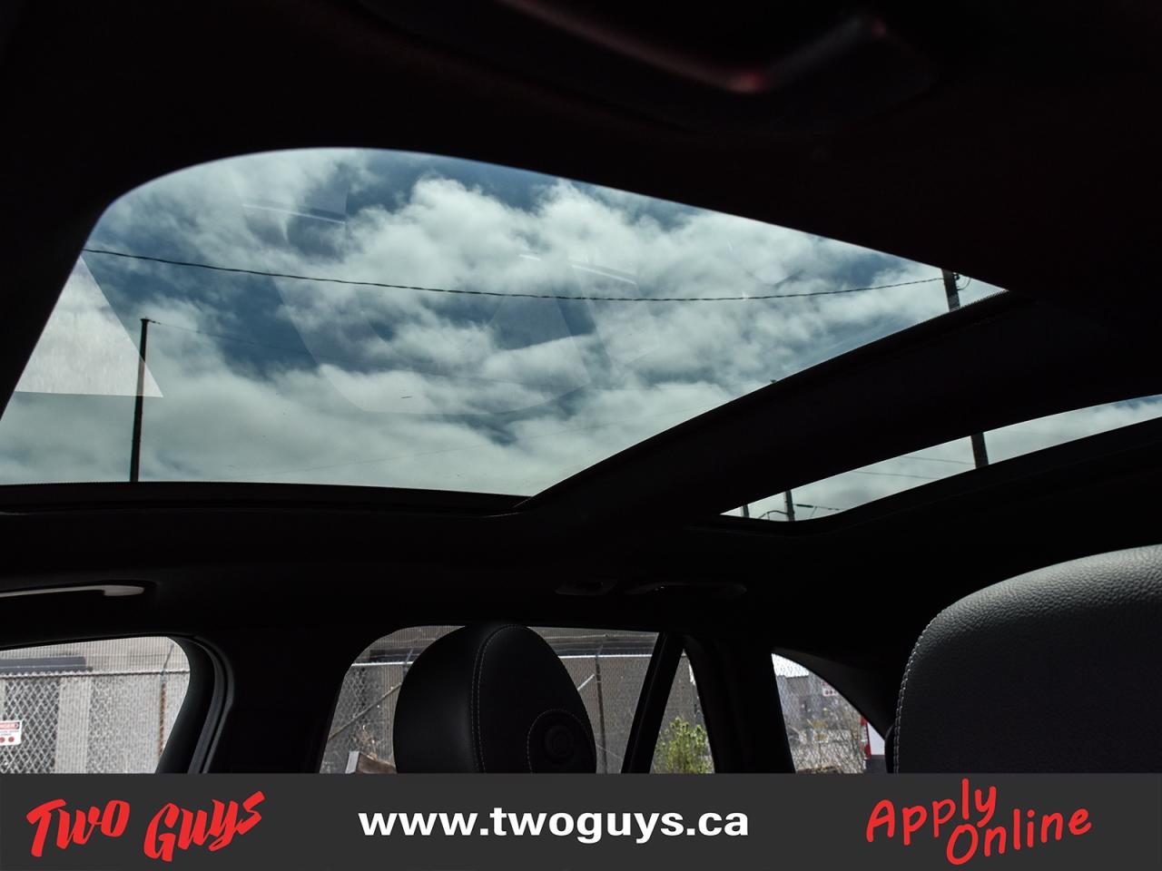 2022 Mercedes-Benz GLC 4MATIC   Panoroof   Nav   New Tires Photo