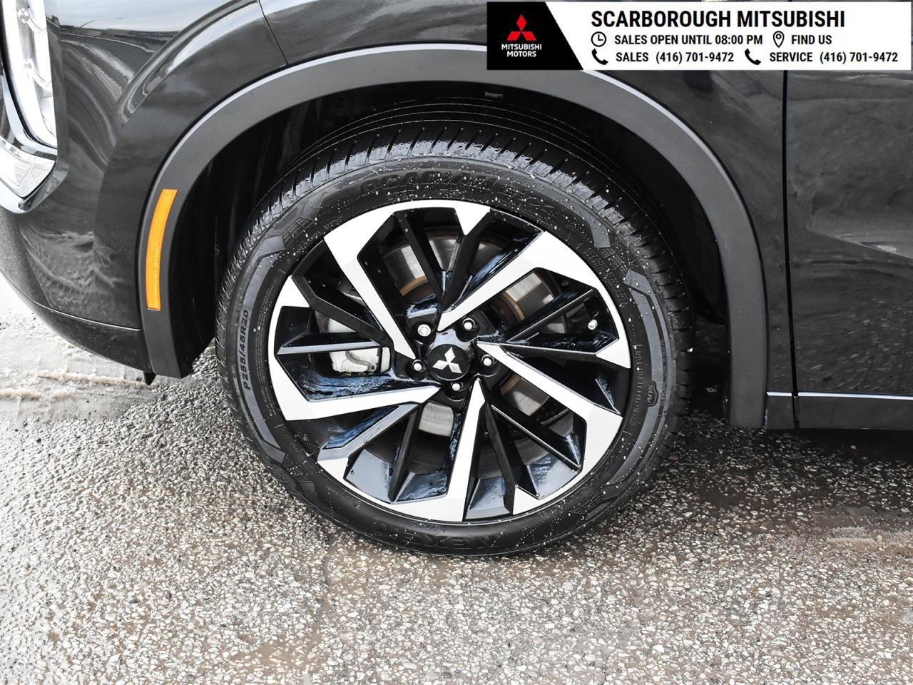 2023 Mitsubishi Outlander GT AWC Panoramic glass roof leather seats Photo3