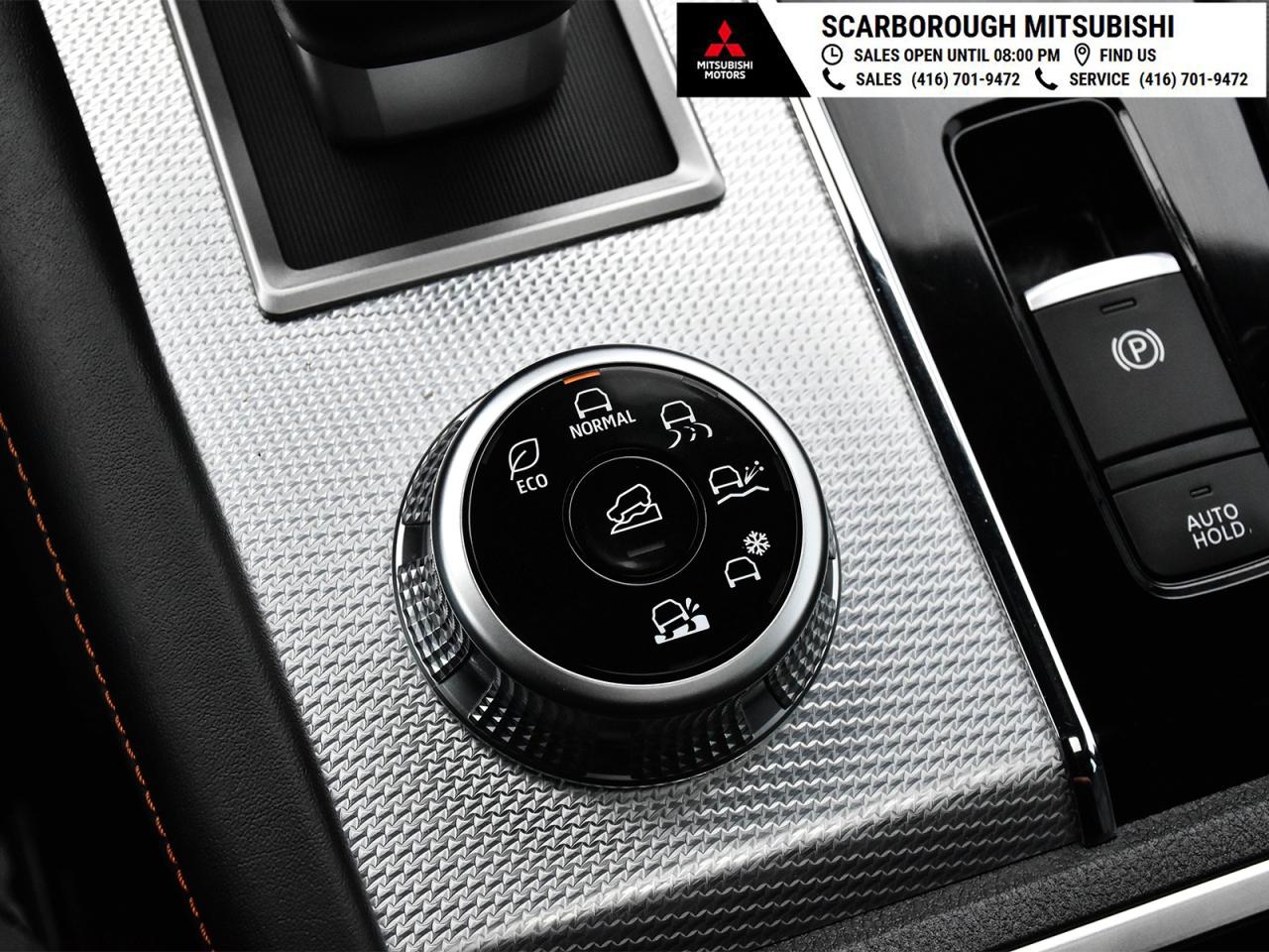 2023 Mitsubishi Outlander GT AWC Panoramic glass roof leather seats Photo