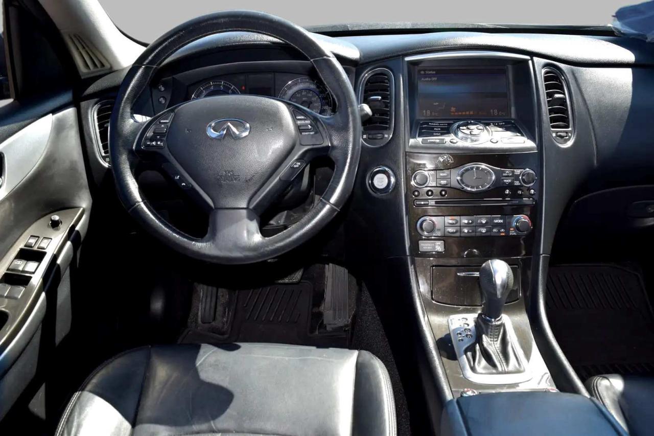 2016 Infiniti QX50 Premium AWD Photo