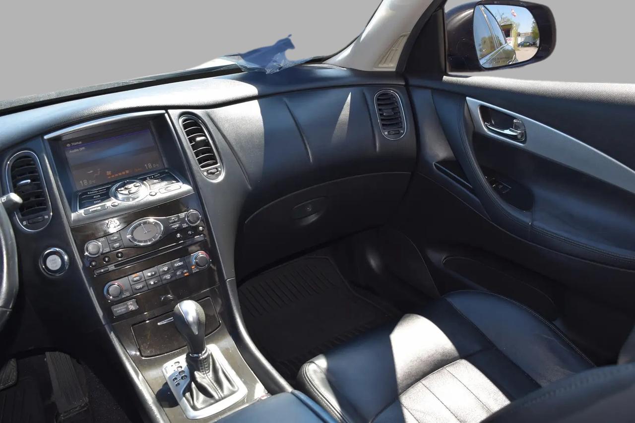 2016 Infiniti QX50 Premium AWD Photo