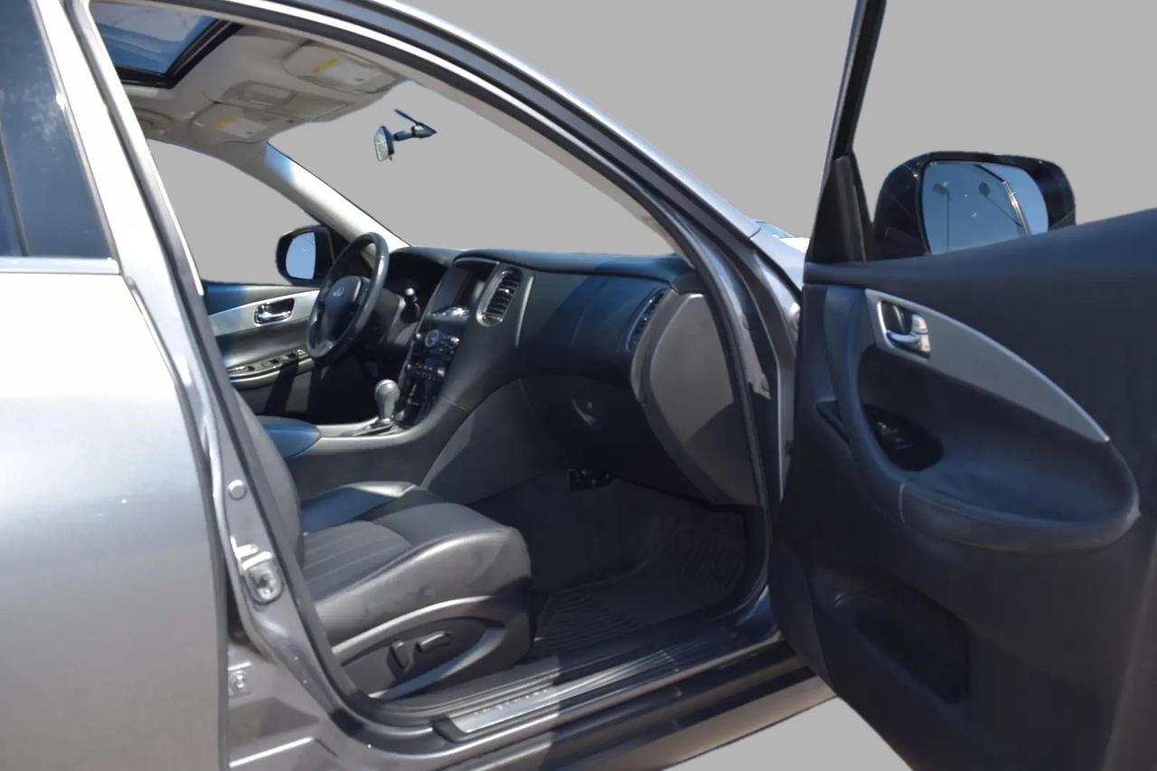 2016 Infiniti QX50 Premium AWD Photo