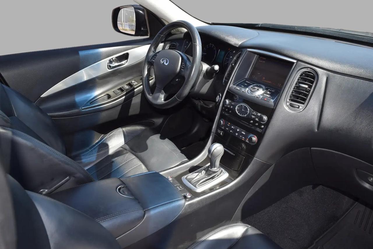 2016 Infiniti QX50 Premium AWD Photo