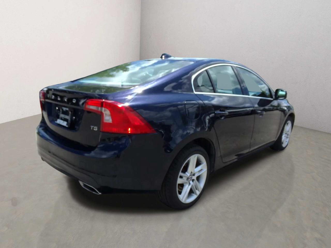 2017 Volvo S60 T5 Navigation Leather Sunroof Photo