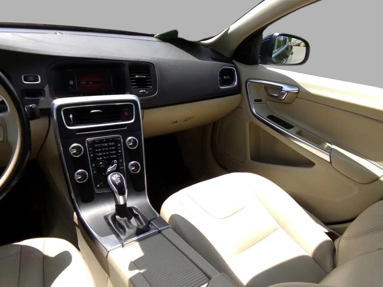 2017 Volvo S60 T5 Navigation Leather Sunroof Photo