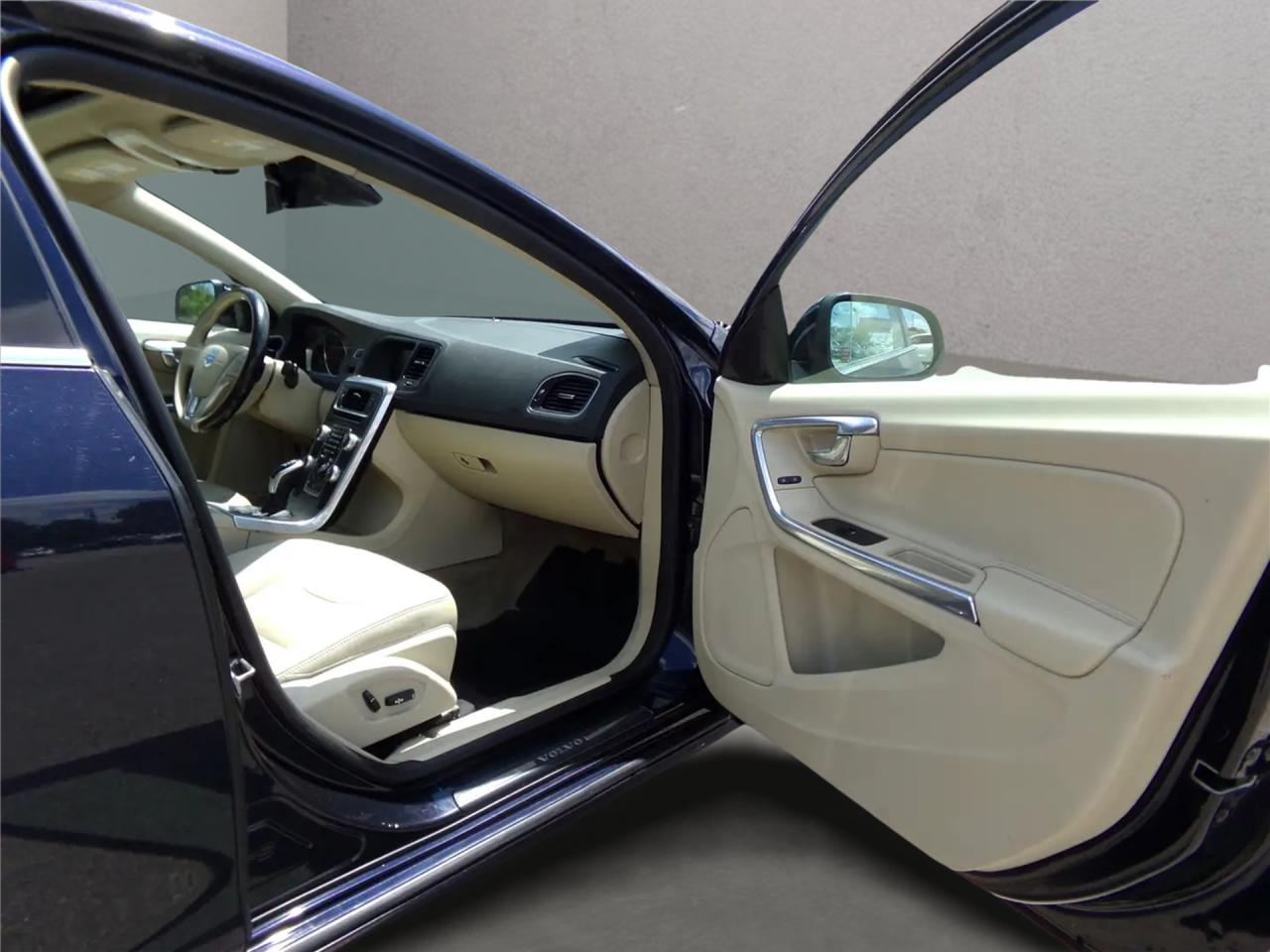 2017 Volvo S60 T5 Navigation Leather Sunroof Photo