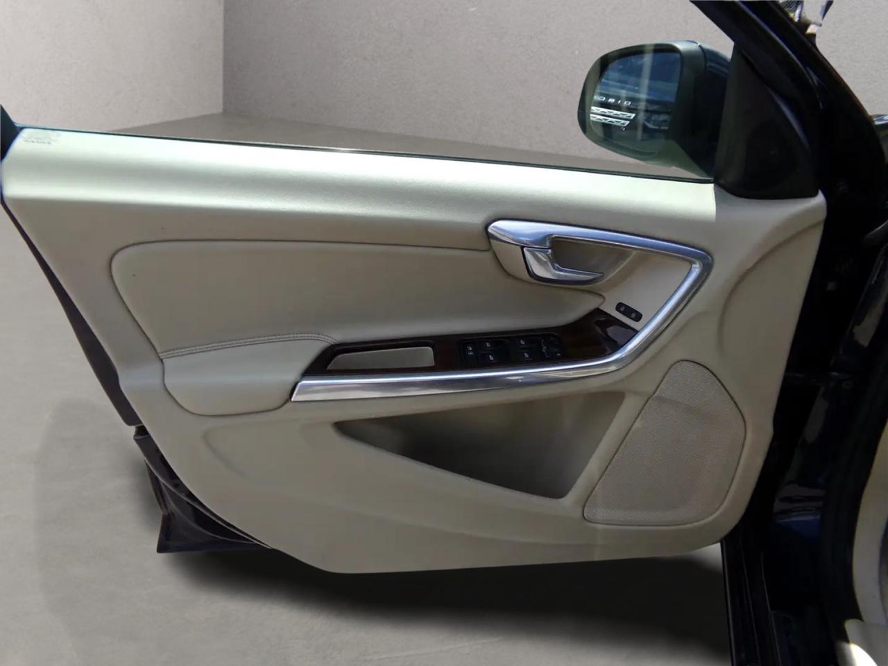 2017 Volvo S60 T5 Navigation Leather Sunroof Photo