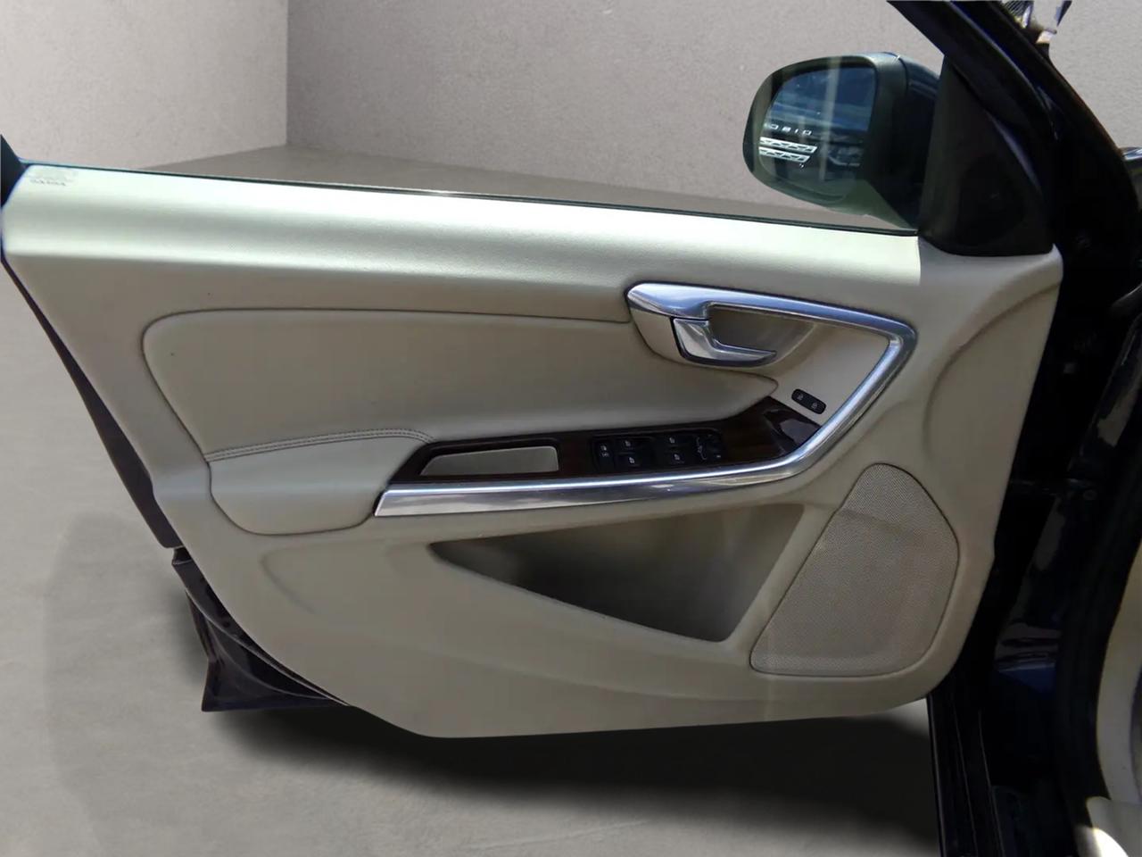 2017 Volvo S60 T5 Navigation Leather Sunroof Photo