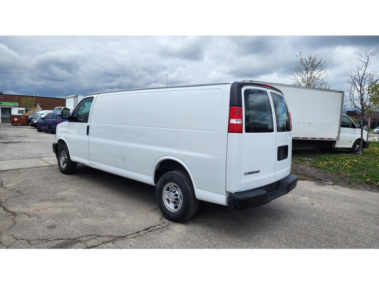2020 GMC SAVANA VAN G2500 155WB Extended Cargo - 4.3L V6 Gasoline Photo4