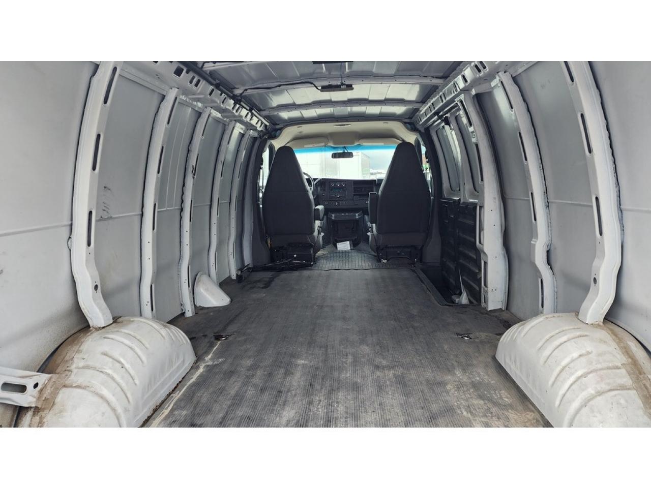 2020 GMC SAVANA VAN G2500 155WB Extended Cargo - 4.3L V6 Gasoline Photo