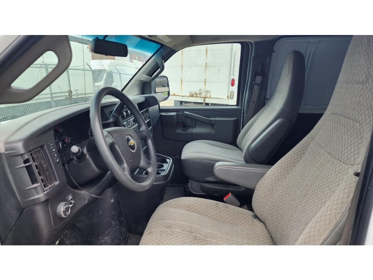 2020 GMC SAVANA VAN G2500 155WB Extended Cargo - 4.3L V6 Gasoline Photo