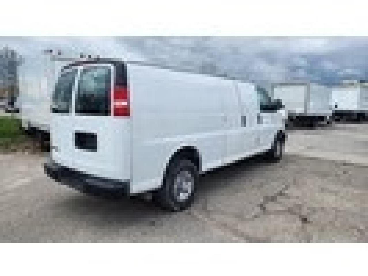 2020 GMC SAVANA VAN G2500 155WB Extended Cargo - 4.3L V6 Gasoline Photo