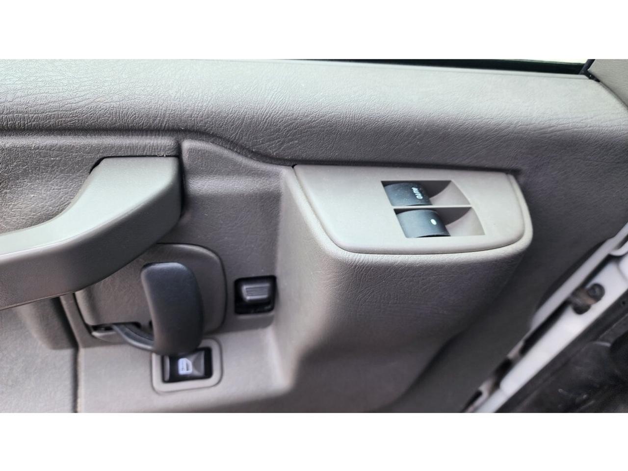 2020 GMC SAVANA VAN G2500 155WB Extended Cargo - 4.3L V6 Gasoline Photo