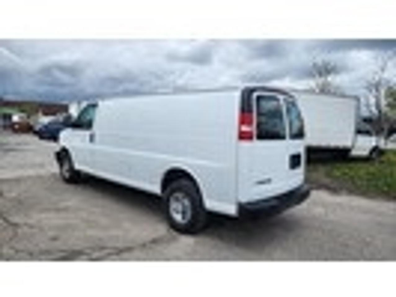 2020 GMC SAVANA VAN G2500 155WB Extended Cargo - 4.3L V6 Gasoline Photo