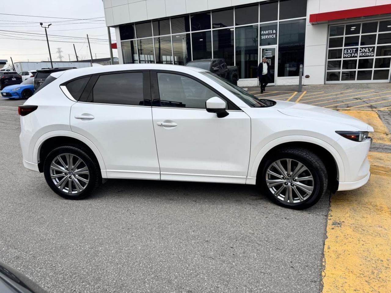 2022 Mazda CX-5 SIGNATURE/ EXTENDED WARRANTY/ 3.95% RATE/ MUST SEE Photo