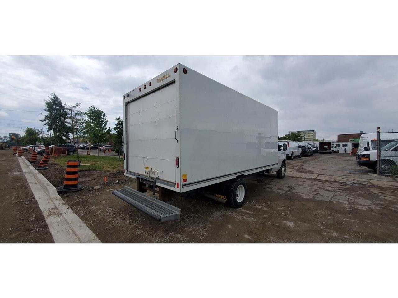 2022 Ford E-450 16Ft Box - V8 Gas - Bluetooth & Ramp Photo