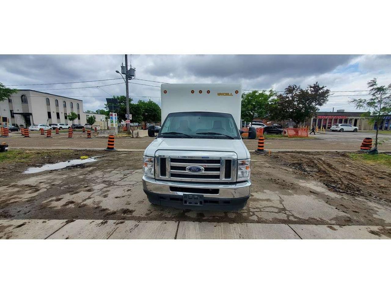 2022 Ford E-Series 16Ft Box - V8 Gas - Bluetooth & Ramp - 16CB-C19385 - -None Photo