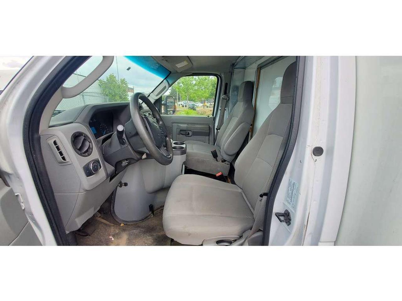 2022 Ford E-Series 16Ft Box - V8 Gas - Bluetooth & Ramp - 16CB-C19385 - -None Photo