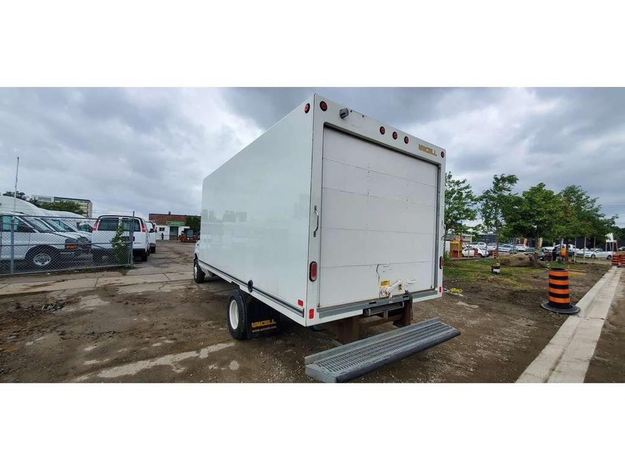2022 Ford E-Series 16Ft Box - V8 Gas - Bluetooth & Ramp - 16CB-C19385 - -None Photo