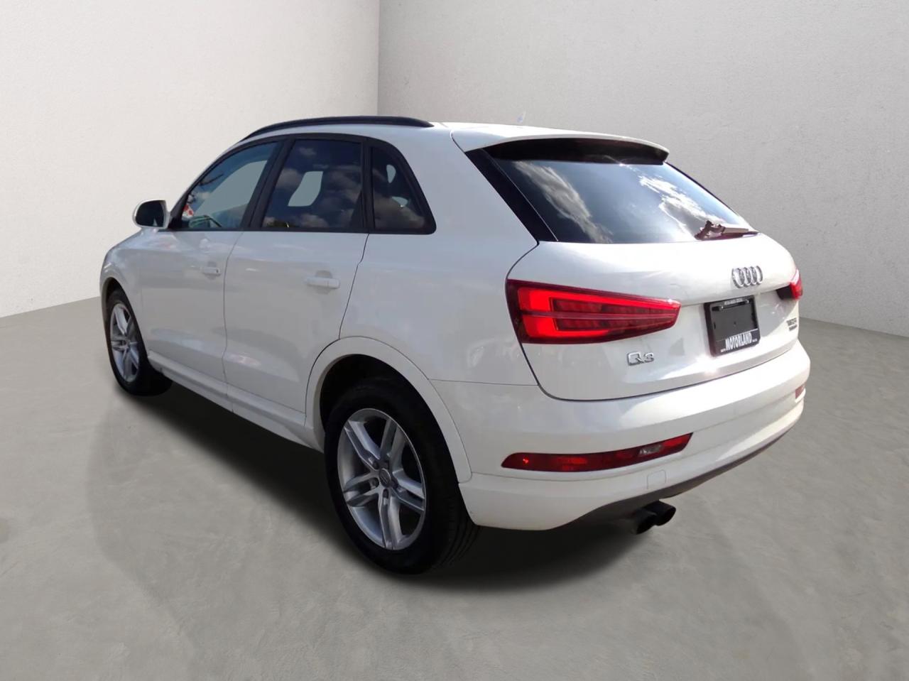 2017 Audi Q3 Komfort AWD Panoramic Sunroof Photo