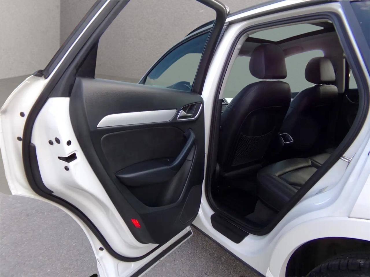 2017 Audi Q3 Komfort AWD Panoramic Sunroof Photo