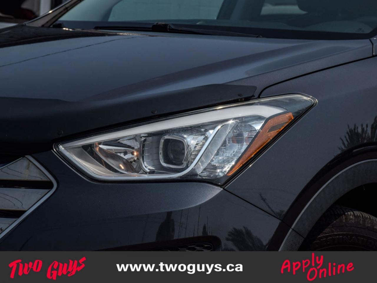 2015 Hyundai Santa Fe Sport 2.4 Premium   AWD   Htd Cloth Photo