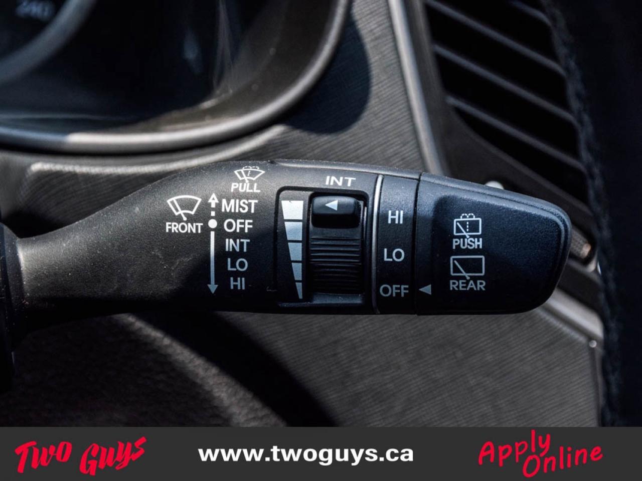 2015 Hyundai Santa Fe Sport 2.4 Premium   AWD   Htd Cloth Photo