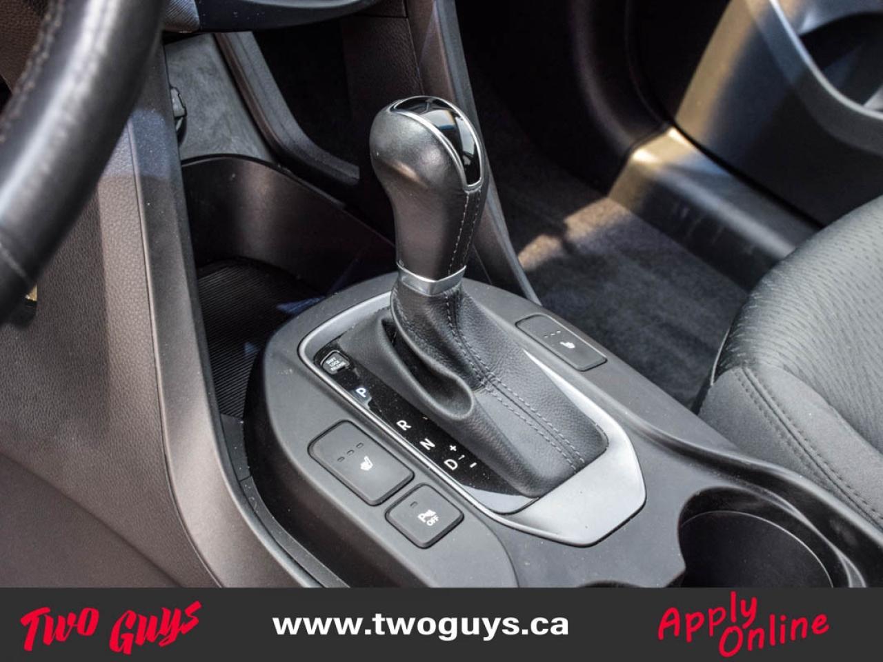 2015 Hyundai Santa Fe Sport 2.4 Premium   AWD   Htd Cloth Photo