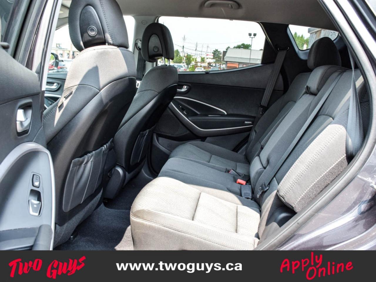 2015 Hyundai Santa Fe Sport 2.4 Premium   AWD   Htd Cloth Photo