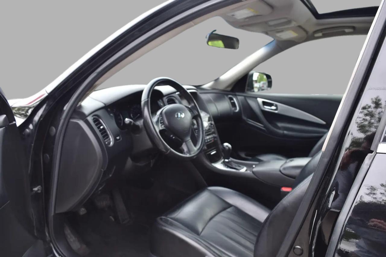 2016 Infiniti QX50 Premium AWD Photo