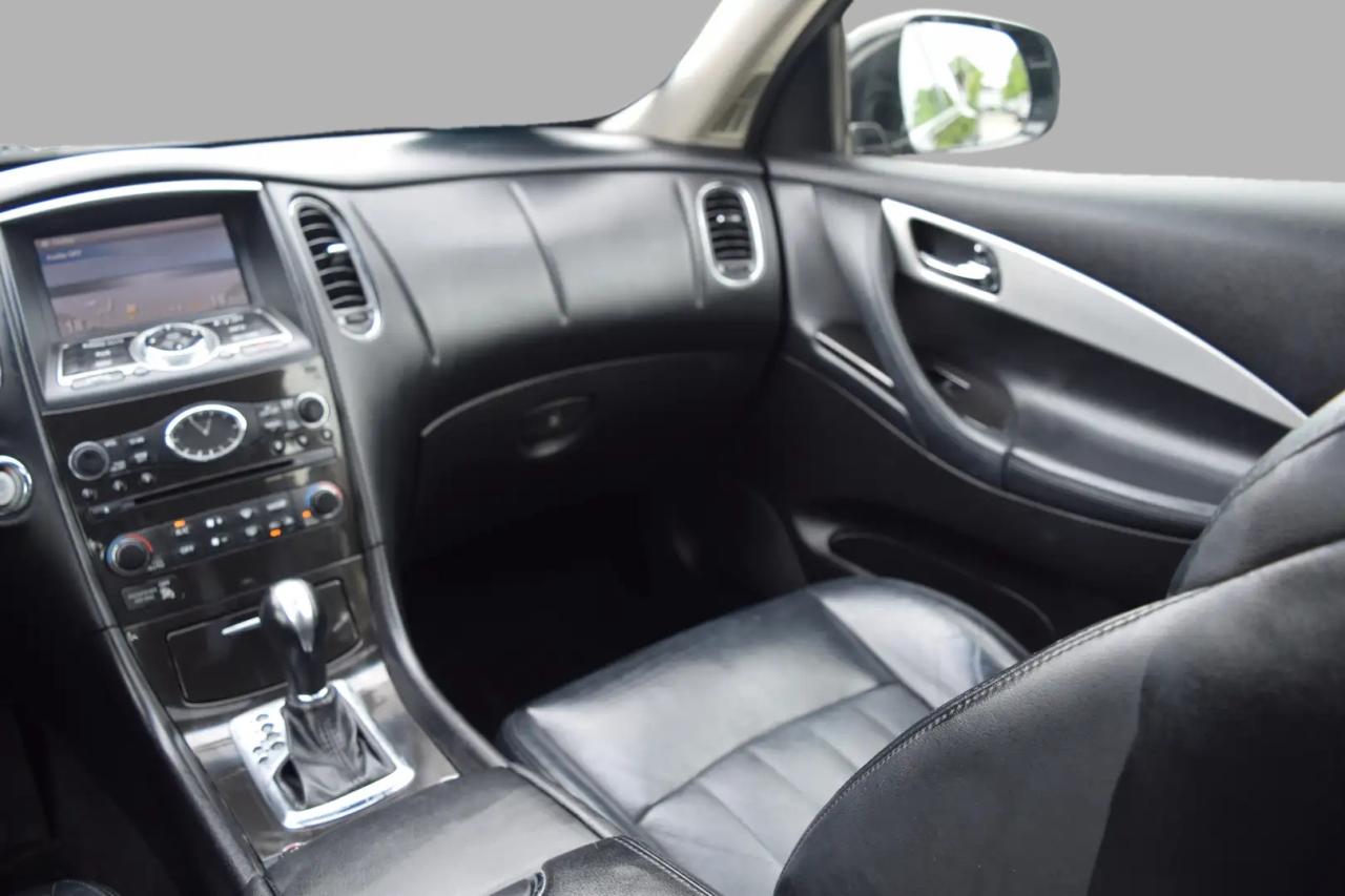 2016 Infiniti QX50 Premium AWD Photo