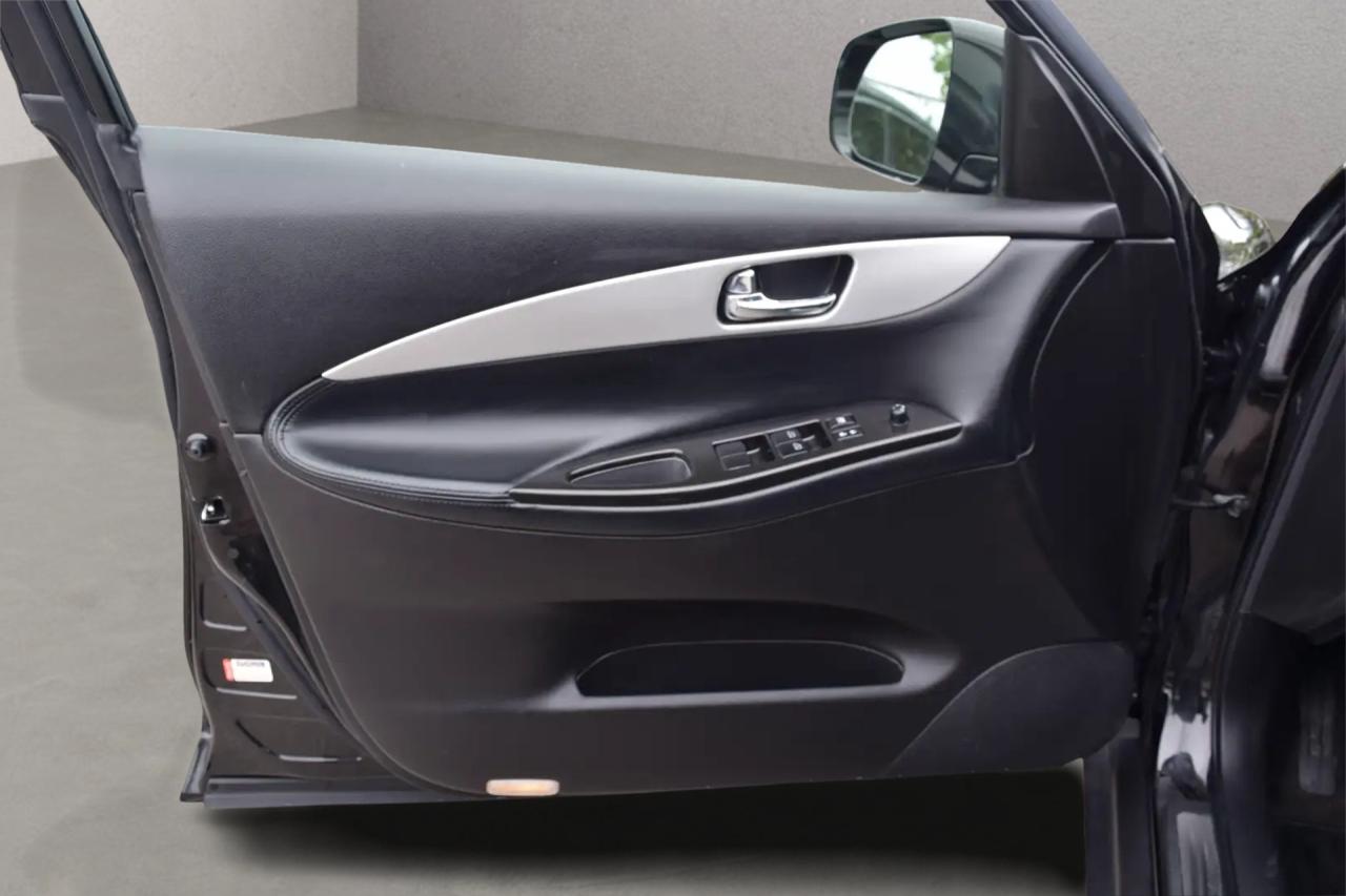 2016 Infiniti QX50 Premium AWD Photo