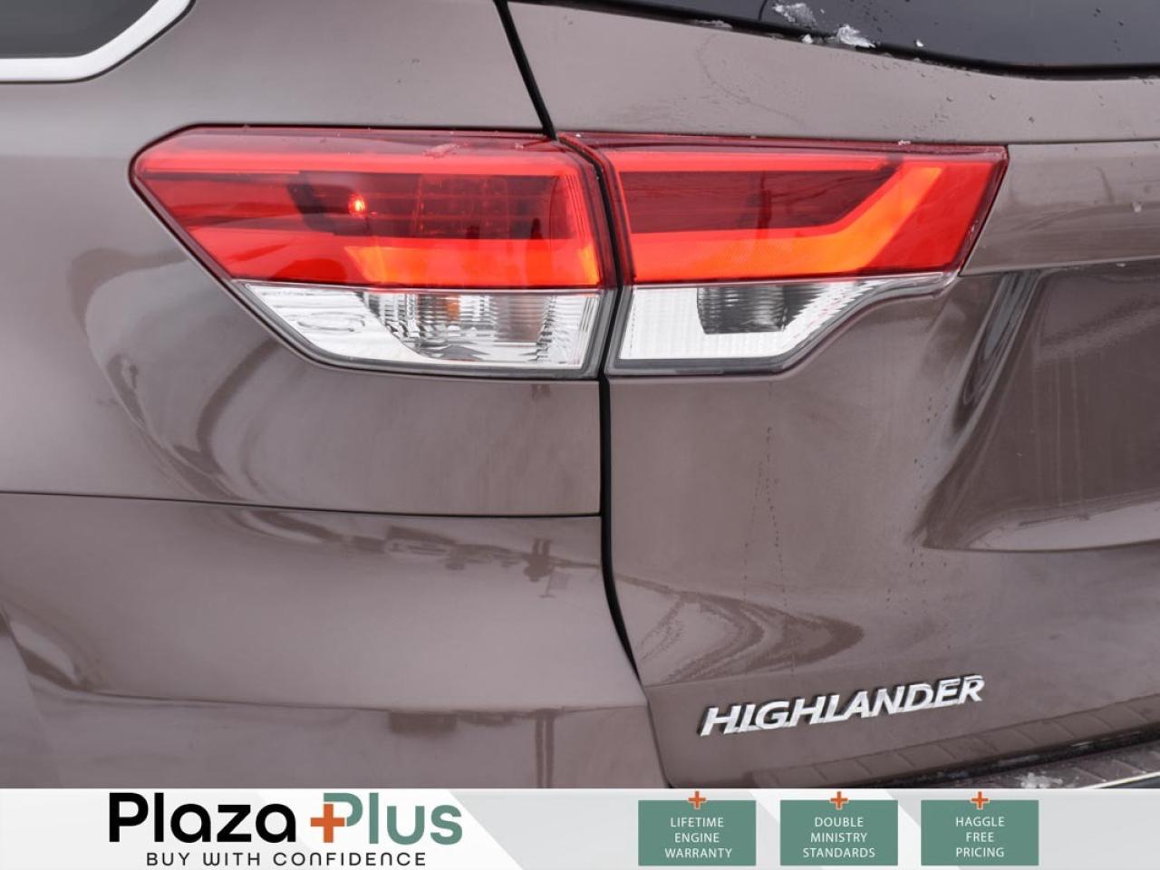 2017 Toyota Highlander XLE 7 PASSENGER   TWO SET OF TIRES   REMOTE START Photo4