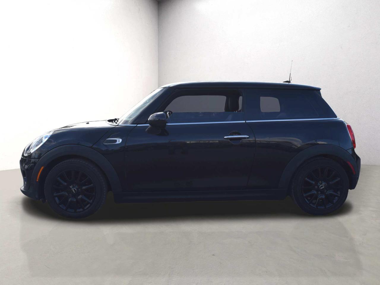 2018 MINI 3-Door Cooper Leather Panoramic Sunroof Navigation Photo3