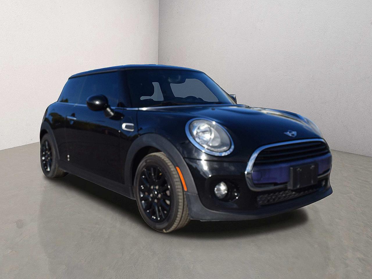 2018 MINI 3-Door Cooper Leather Panoramic Sunroof Navigation Photo2